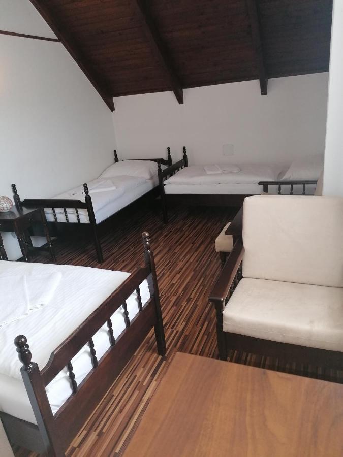 Motel M มาลาสกี ภายนอก รูปภาพ